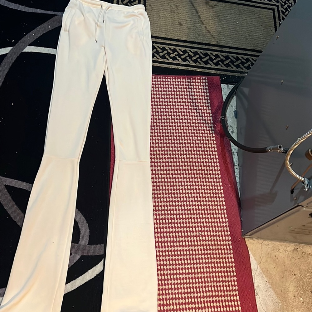 Stacked sweats pants size L